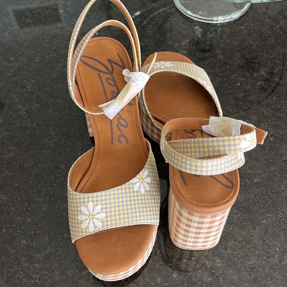Zodiac Yellow Gingham Platform Sandals - Picture 4 of 4